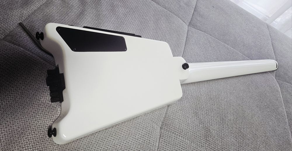 Steinberger Spirit GT-PRO Deluxe White Headless китара

Headless кита
