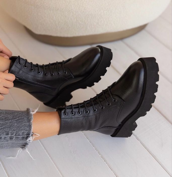 Боти от естествена кожа