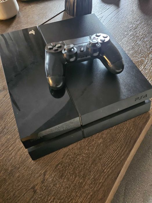 Ps4 + 1 controller 1 joc 1000gb