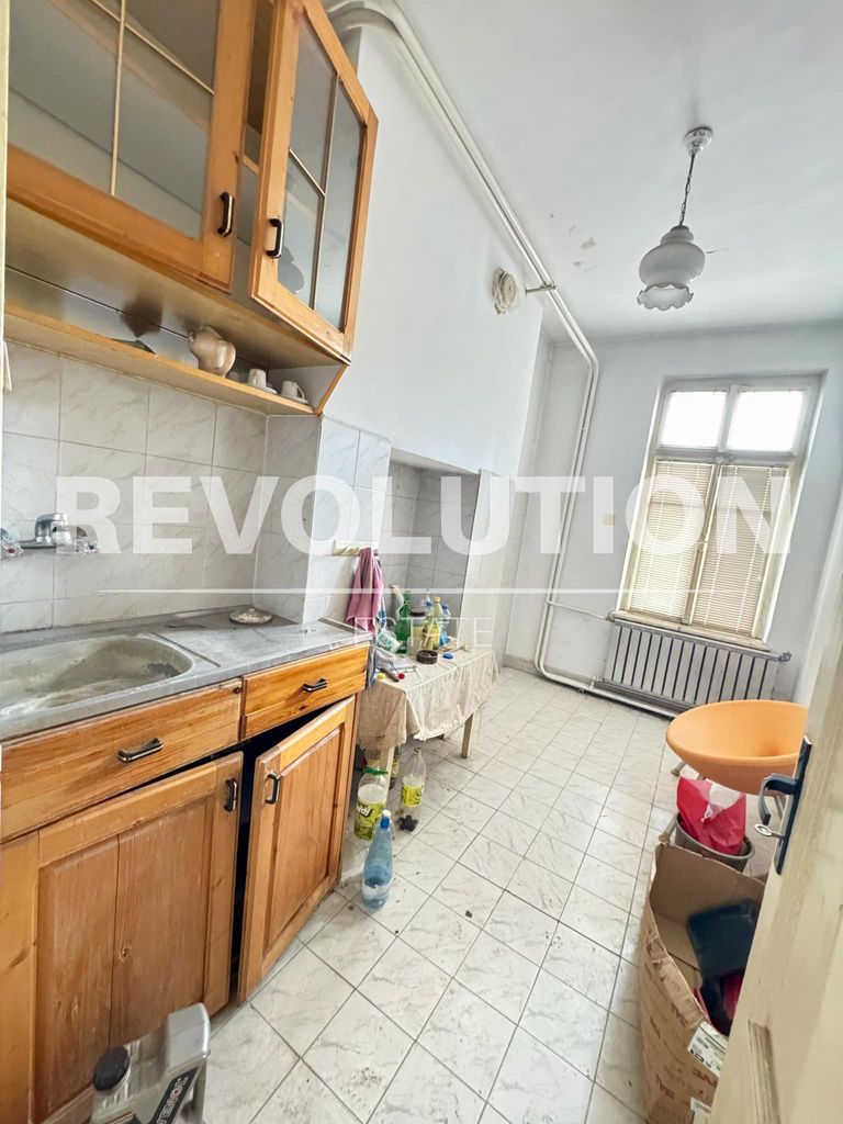 Продава се Етаж от къща в Пловдив, Център - 158 кв.м за 2026 €/кв.м - Снимка #3