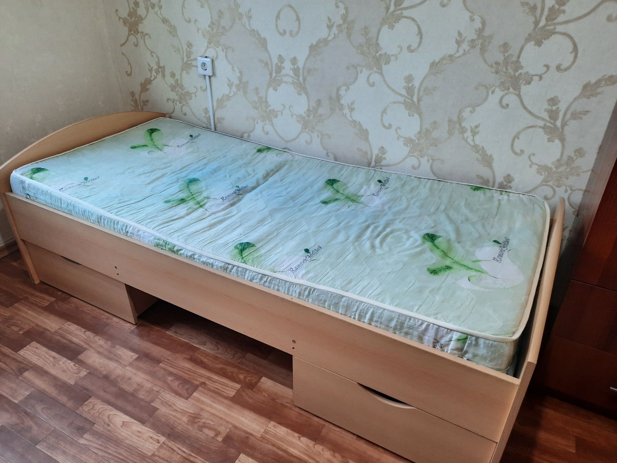 Продаем кровать односпальную