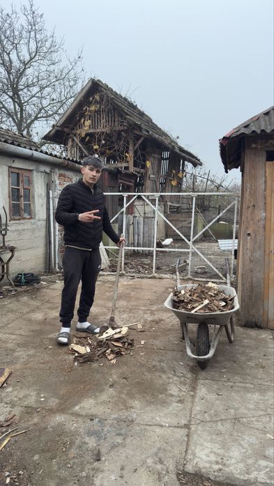 Pentru curatenie in curte,nu ezitati sa sunati!