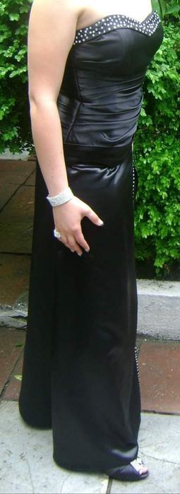 Елегантна бална рокля