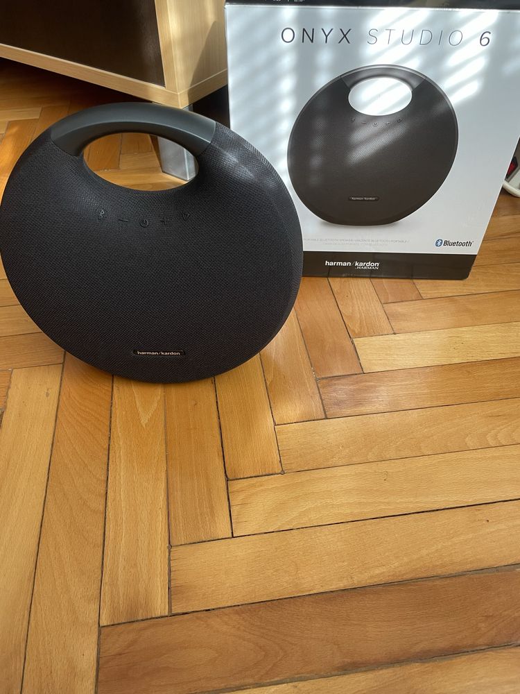 Harman Kardon ONYX Studio 6