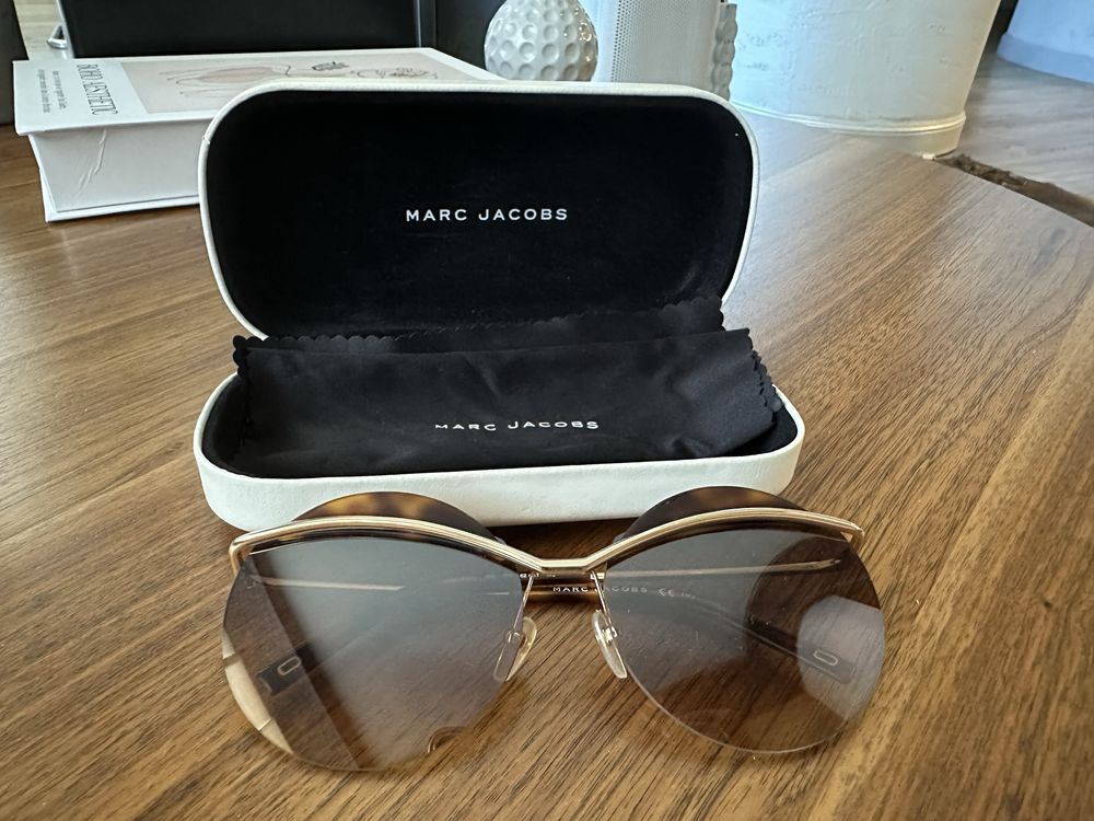 Чисто нови оригинални, супер стилни слънчеви очила Marc Jacobs