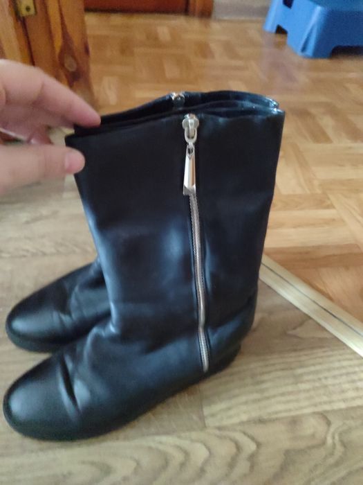 Продам сапожки и новые туфли