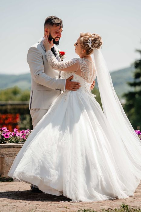 Vând rochie de mireasă