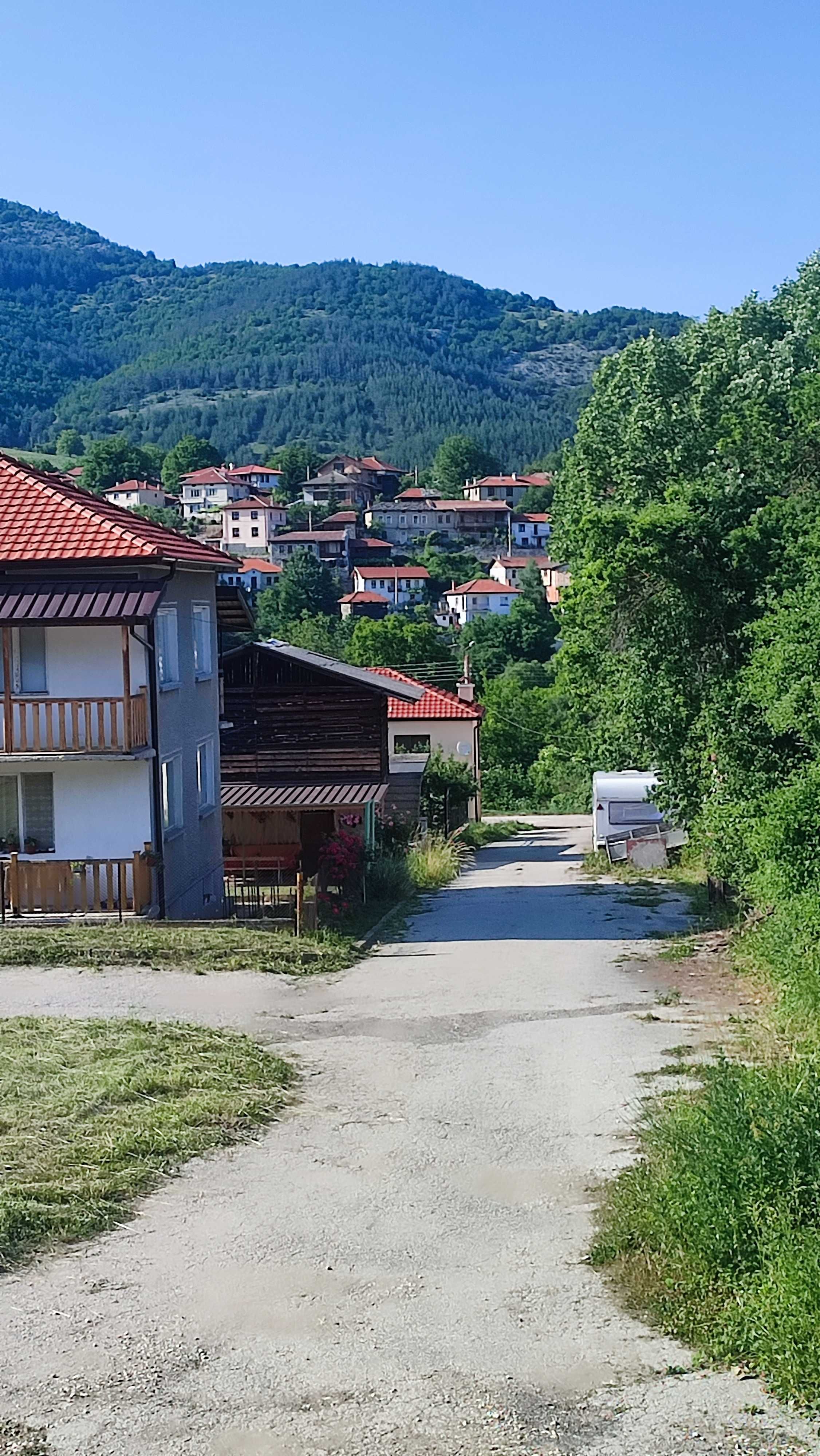 Продавам къща в село Хвойна