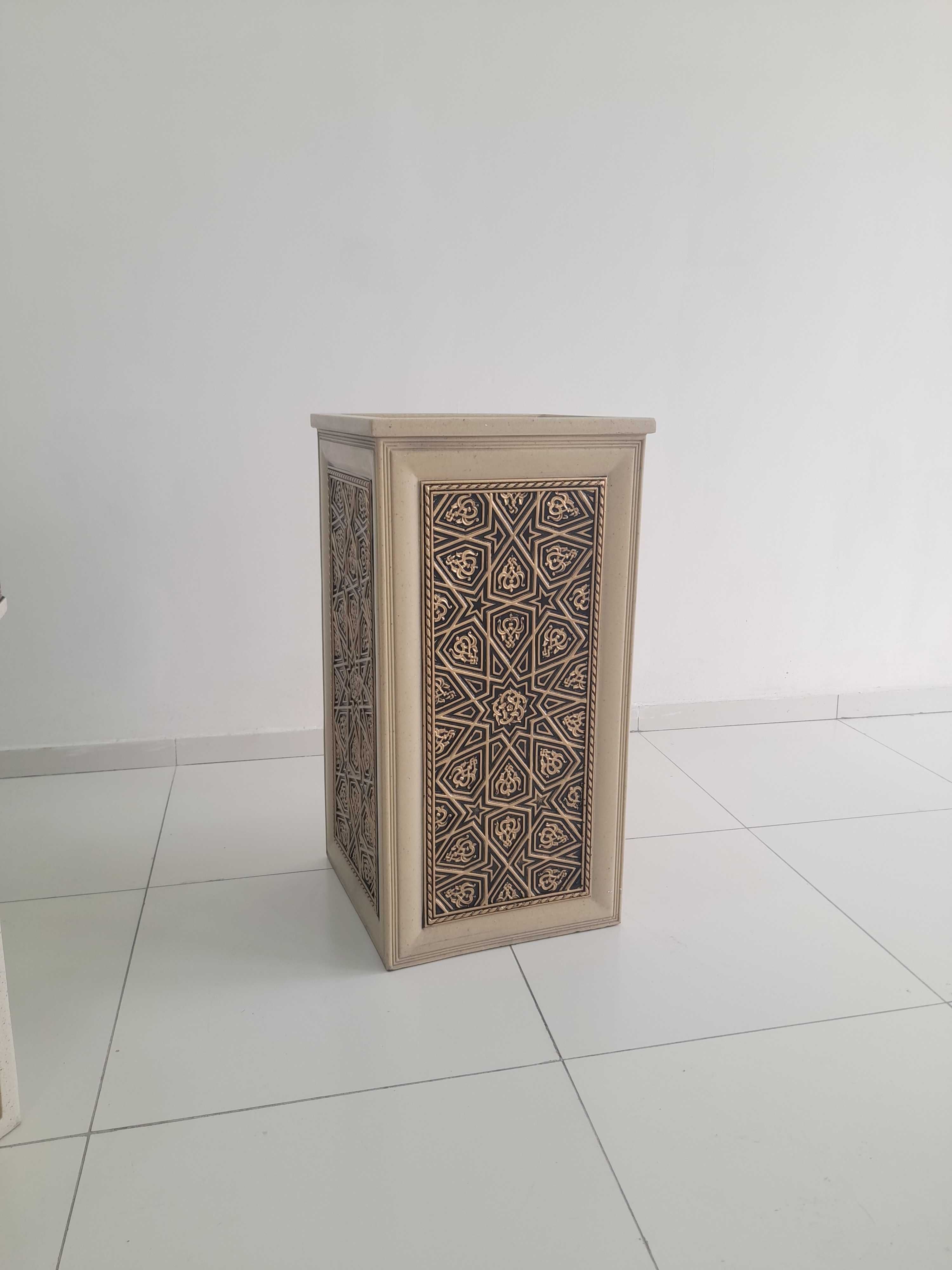Rakvina Lux Quyma toshli