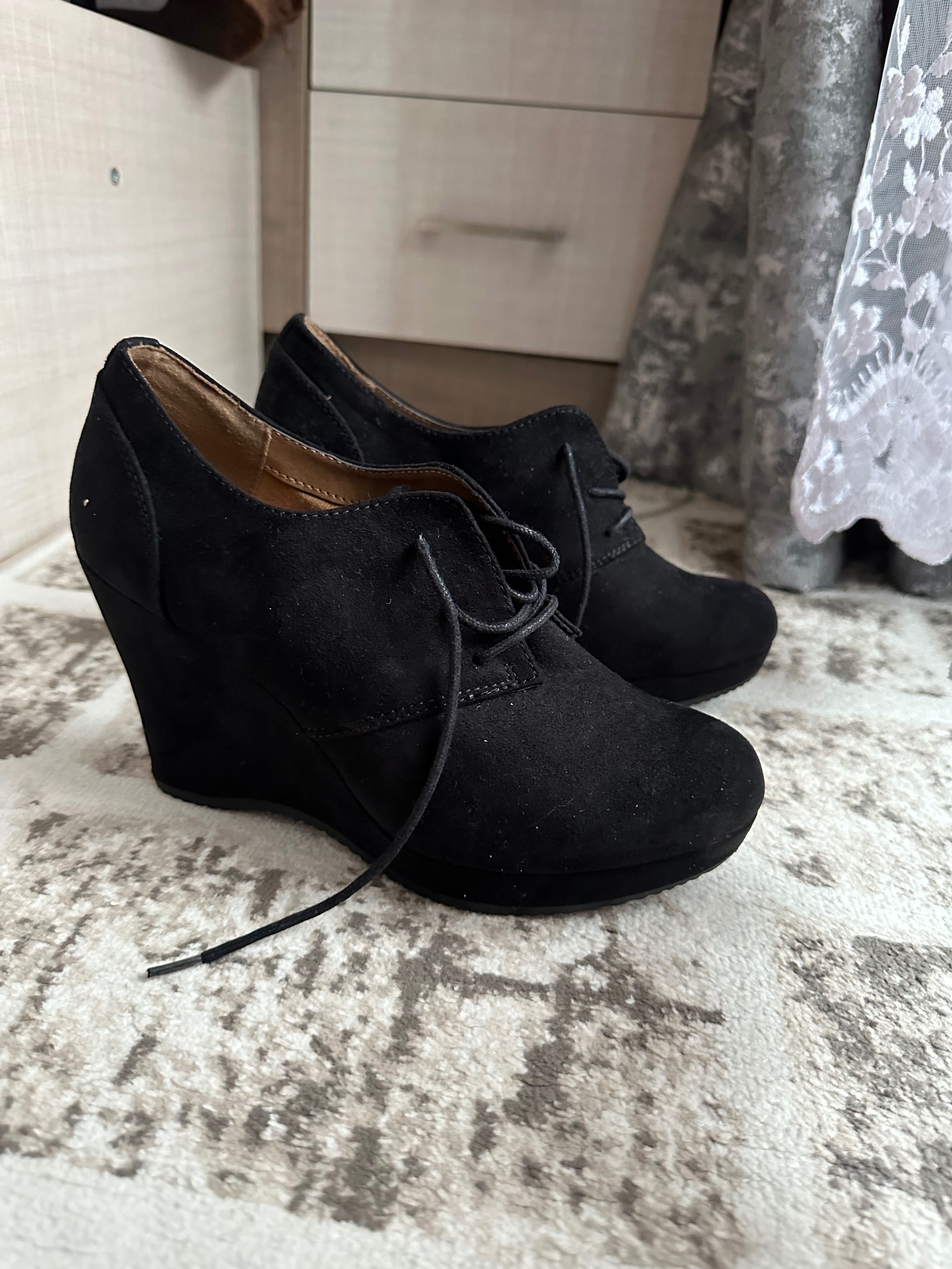 Дамски обувки черен велур