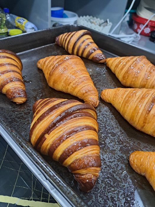 Выпекаем булочки и круассаны