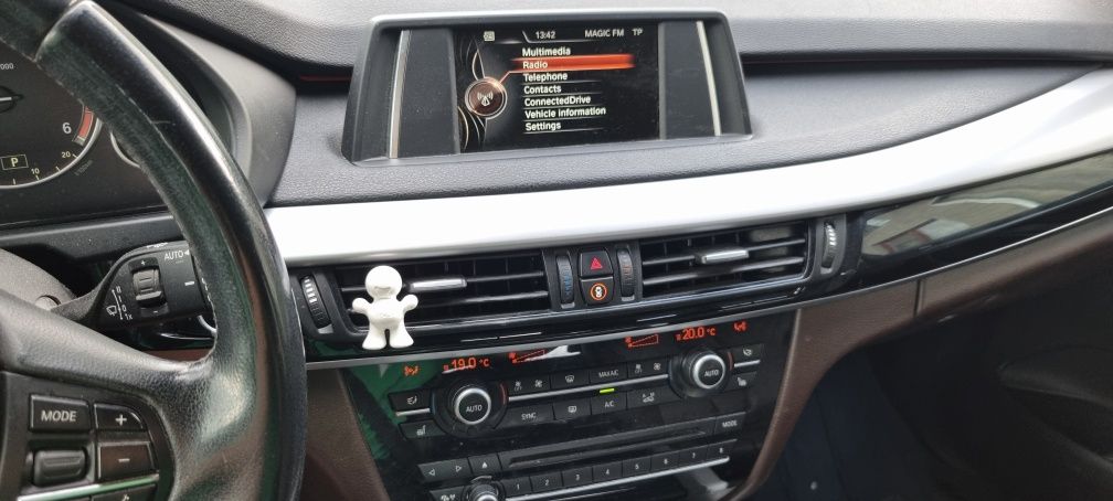 Vând BMW X5 2014