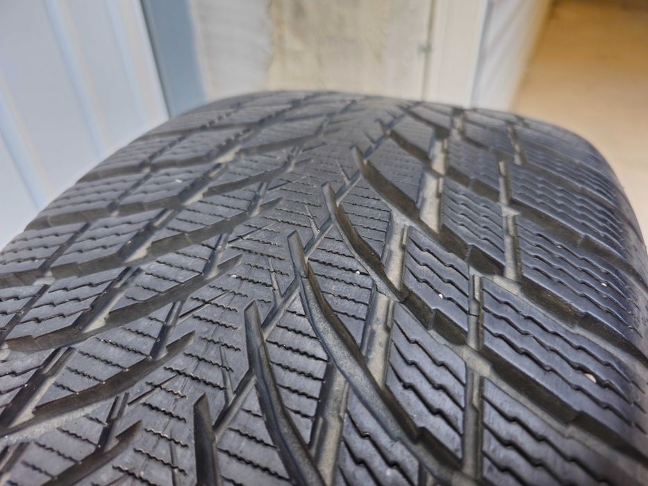 4 бр зимни гуми Nokian Snowproof P 245/40/R18 XL 97V