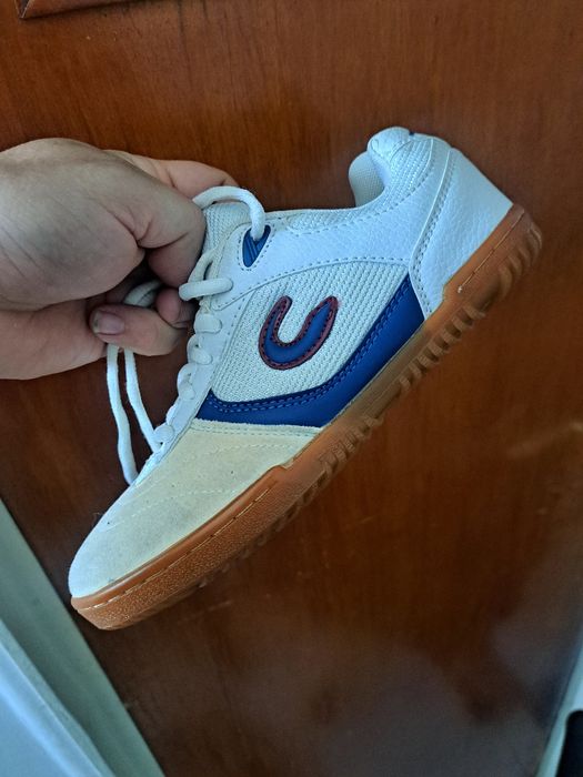 Adidasi tenis de masa