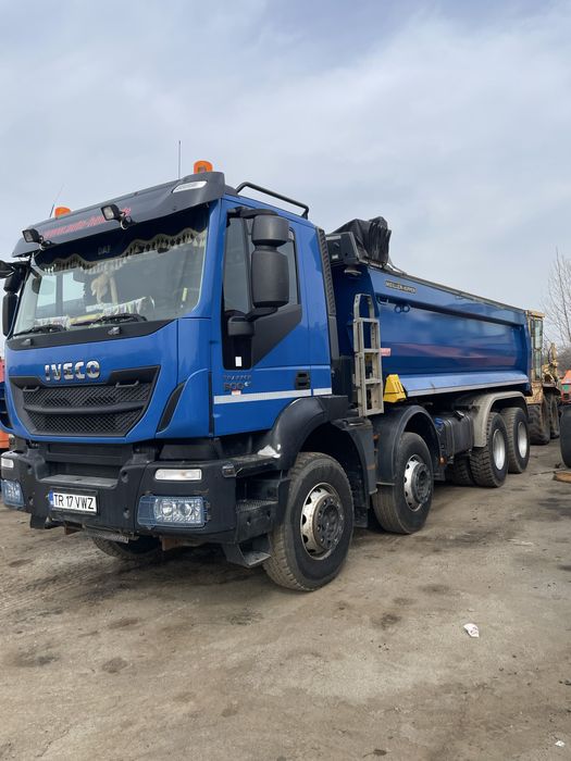 IVECO TRAKKER 8x4 Autobasculanta