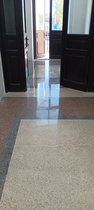 Turnare de mozaic șlefuit lustruit și ceruit