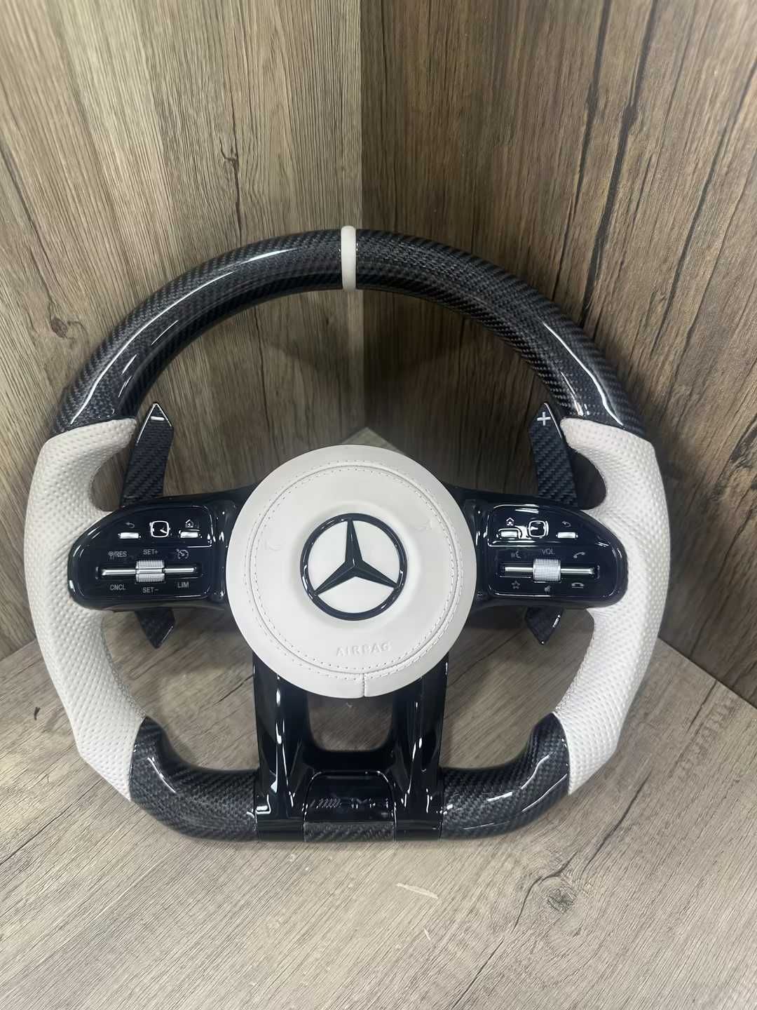 Mercedes Custom Спортен Волан – Персонализиран Дизайн!