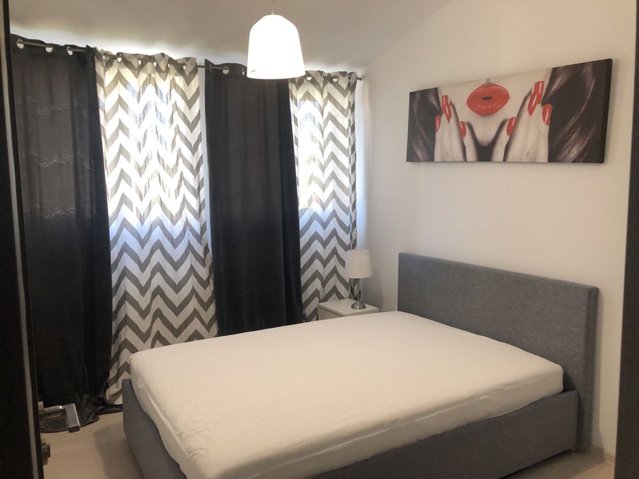 Proprietar,inchiriez apartament 2 camere cu loc de parcare