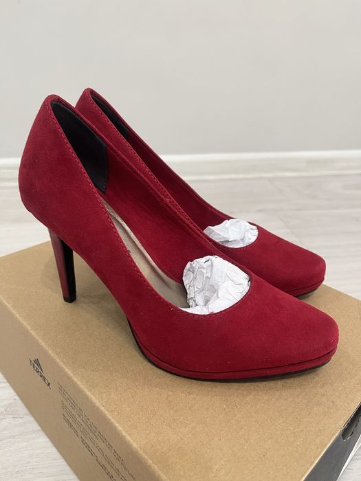 Женские новые туфли