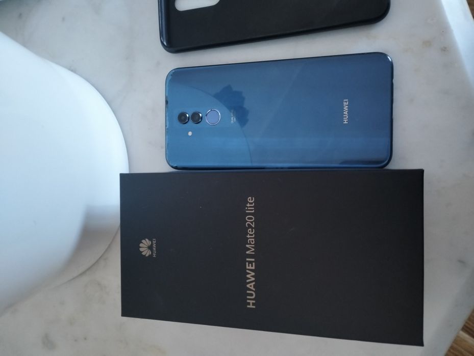 Продам HUAWEI Mate 20 lite