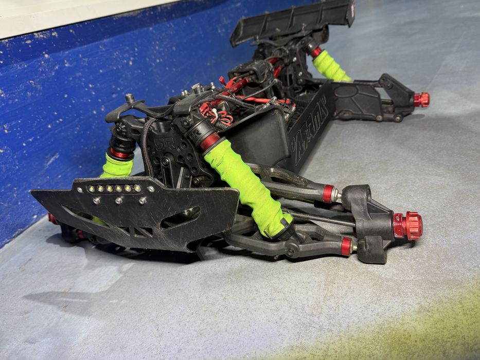 Arrma Outcast 8s EXB