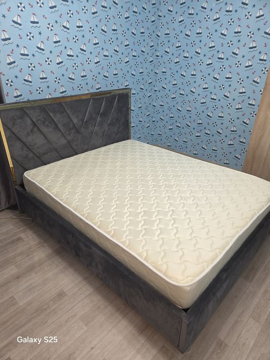 Продам 2 спальную кровать