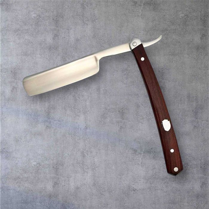 Brici din otel inoxidabil cu insertii metalice