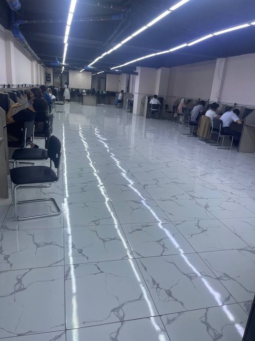 Call Centre uchun mebel va kompyuter to"plamlari sotiladi