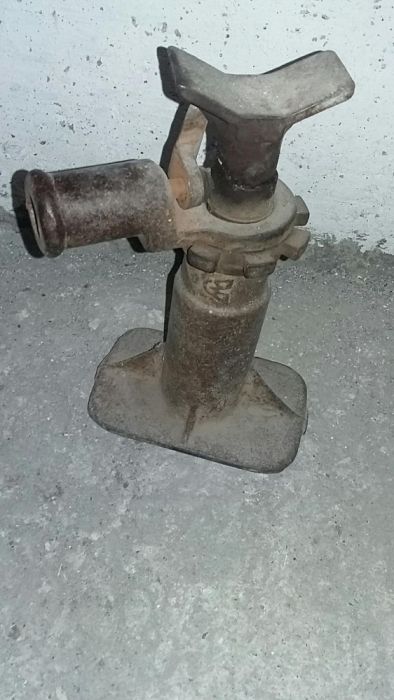 Домкрат б/у домкрат