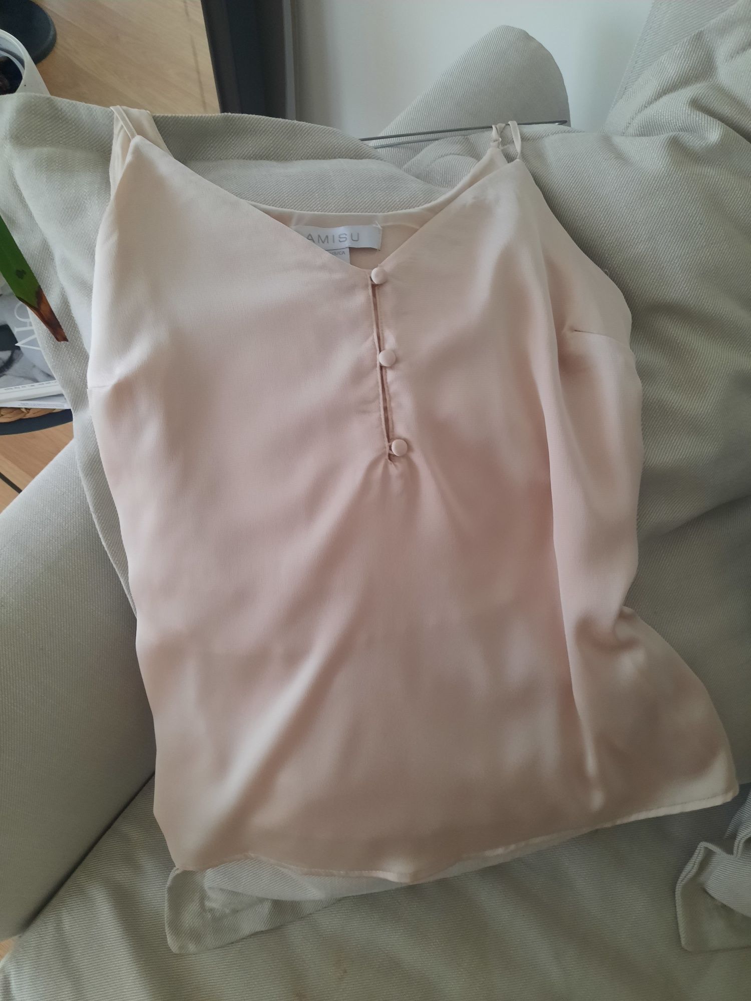 Топове по 5 лв.Топ Amisu , H&M , Mint and Berry