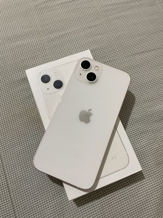 Iphone 13 белый.