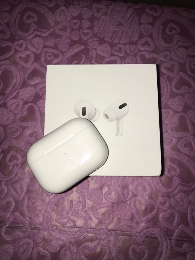 Продам airpods pro оригинал