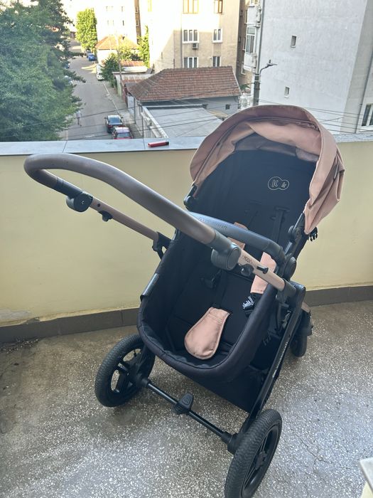 Vand carucior in stare foarte buna