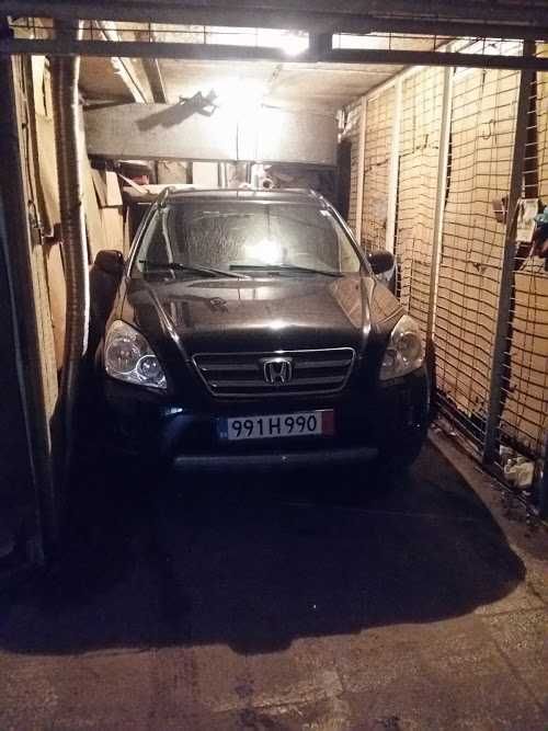 Дава се под наем Гараж / Паркомясто в София, Лозенец - 20 кв.м за 91.8 € - Снимка #1