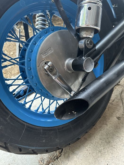Suzuki intruder vs800 vand sau schimb cu cross.