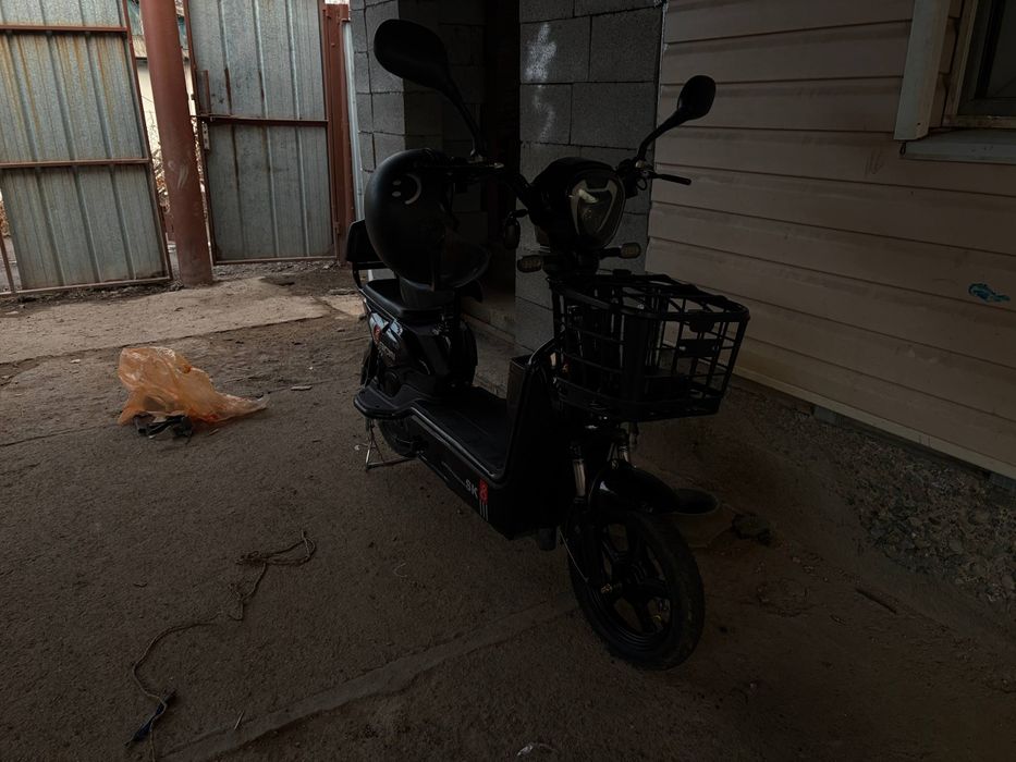 Два ск8 и электро гитара