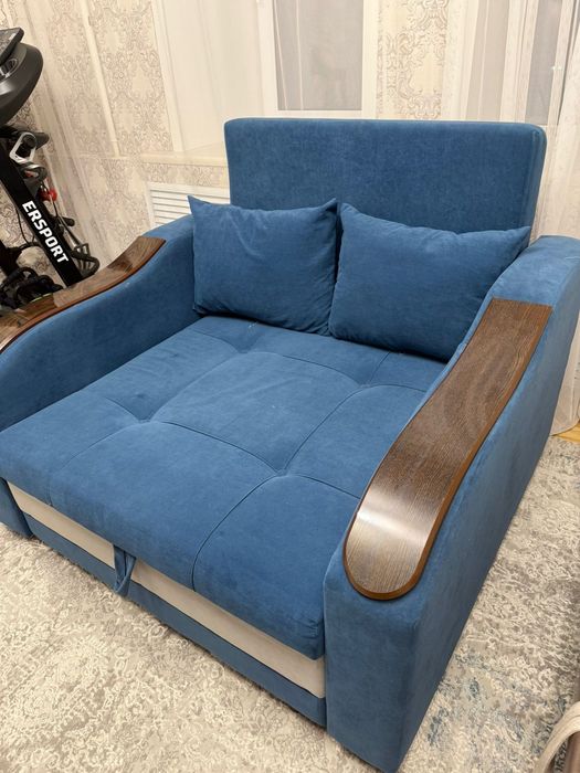 Продадим удобное кресло - кровать