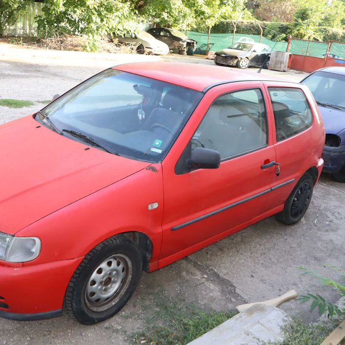 Фолксваген Поло 1.6  75 к.с. 97 год.Само на части