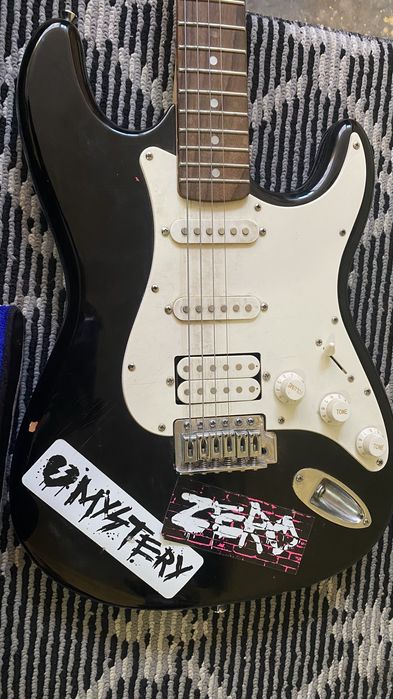 Электронный гитара Quintus