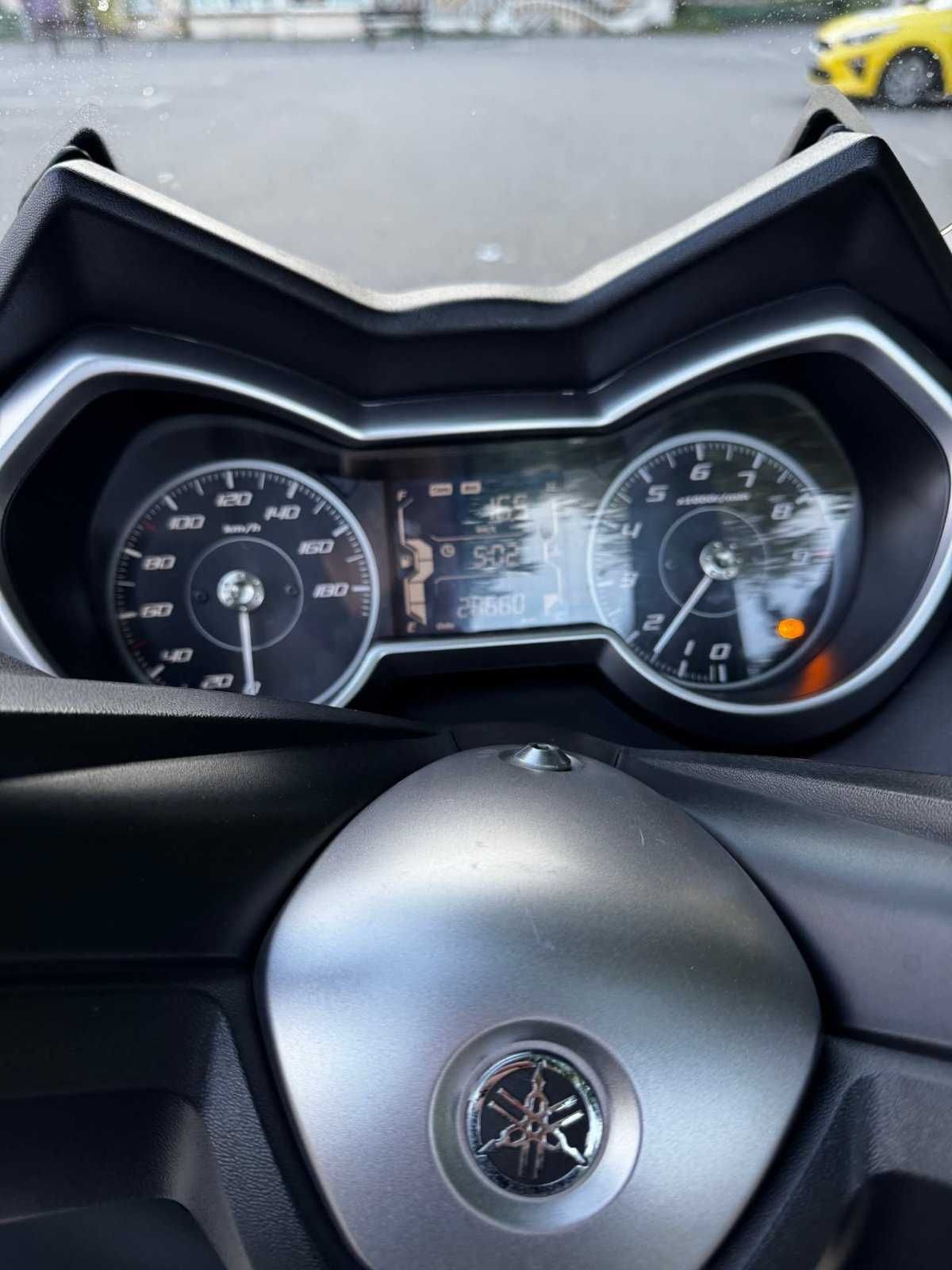 Yamaha X-max 400