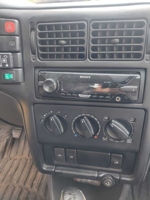 VW Polo -газ бензин