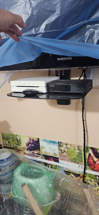 Полка для тюнера новая в коробкее