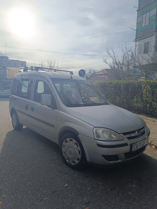 Vând Opel Combo 1.3diesel 5locuri