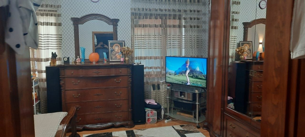 Продам два дома на одном участке