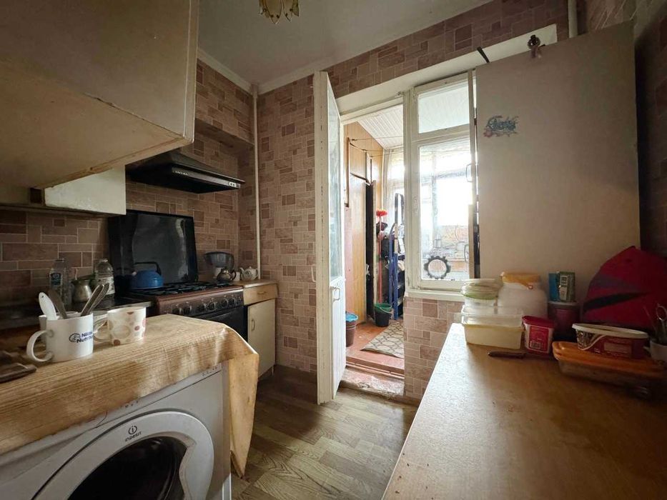 СРОЧНО Юнусабад 4 квартал 3 ком квартира кирпич 2 балкона без ремонта