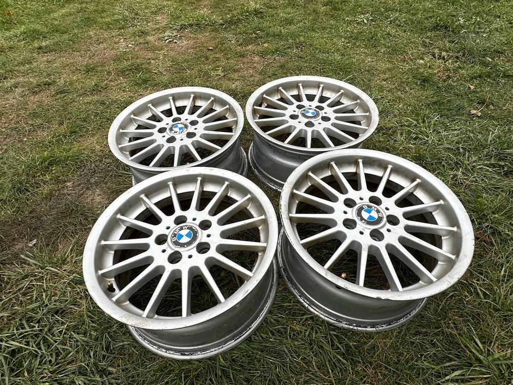 Vând jante orgininale BMW Style 32 R17 J8 ET 32