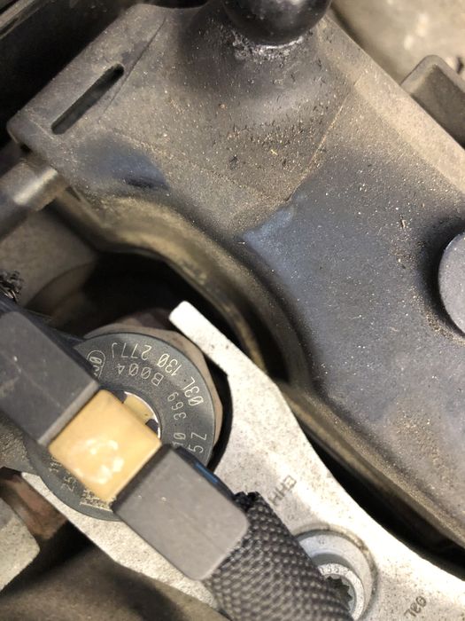 Дюзи с Помпа за VW Passat b7 2.0 TDI и други модели Ваг 03L130277J