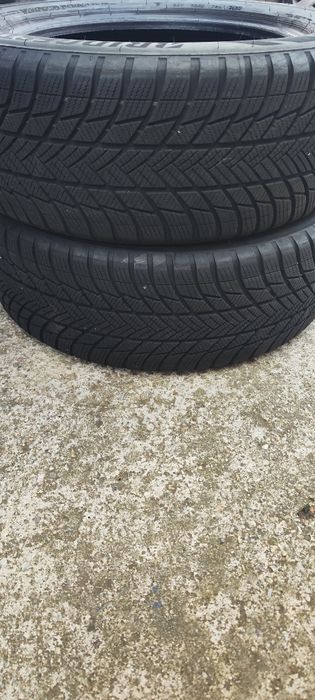Vând 2 cauciucuri Bridgestone 225 60 R17