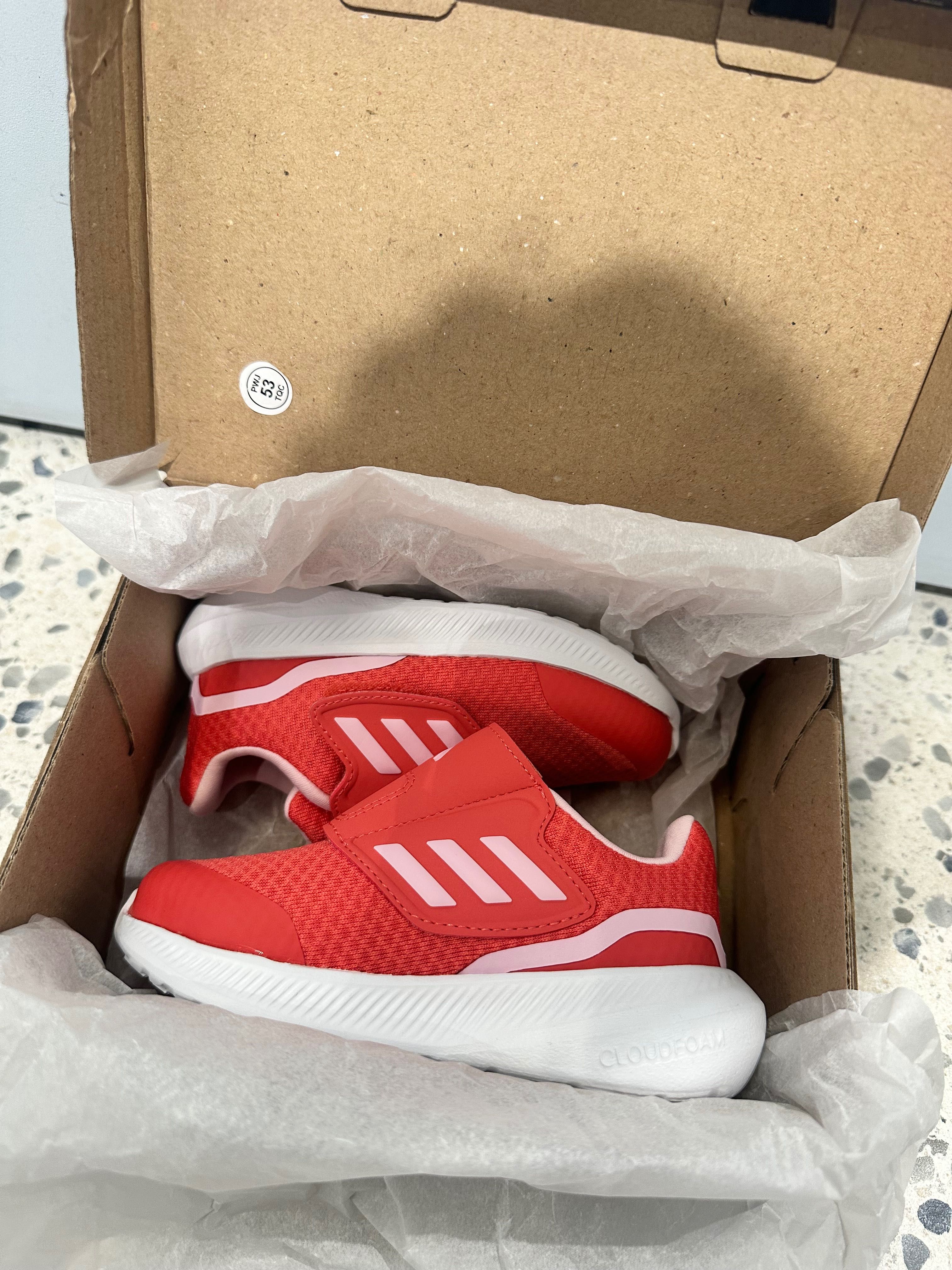 Детски маратонки Adidas НОВИ