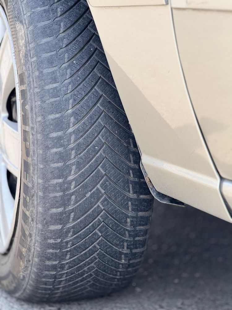 Nexia 2 sotiladi sostayaniyasi zor. 2009 yil 370000 km yurgan